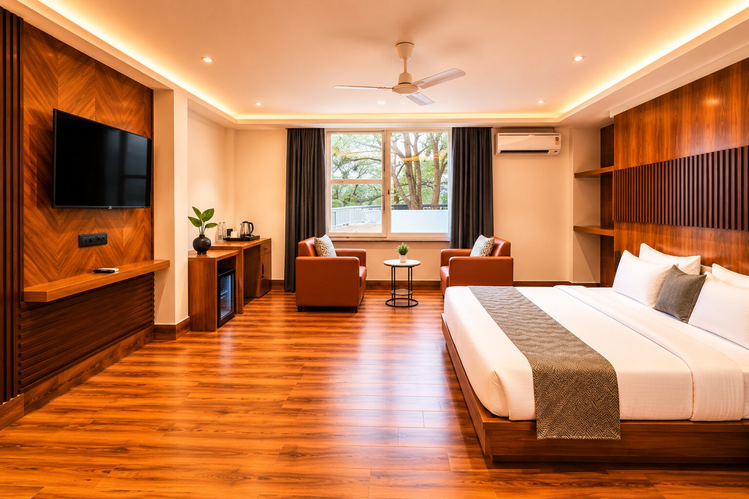 Royal Suite Private Balcony  With Courtyard